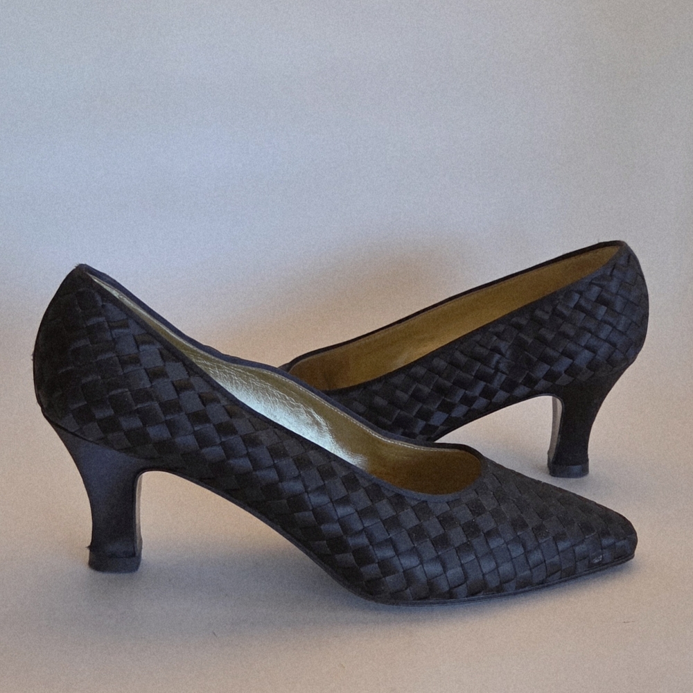 Bottega Veneta Intrecciato Satin Pump Low Heel Black Vintage 7 Elegant